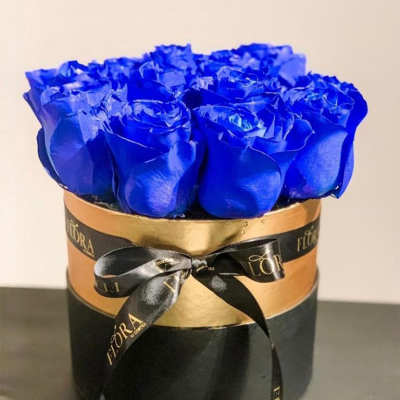 Small Blue Rose Detail Floral Arrangement