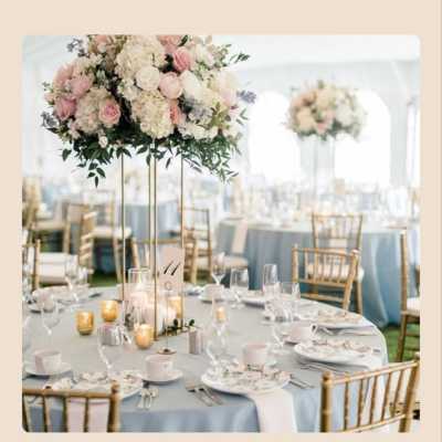 Elegant center of tables