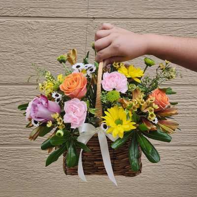 Mni basket fresh flowers