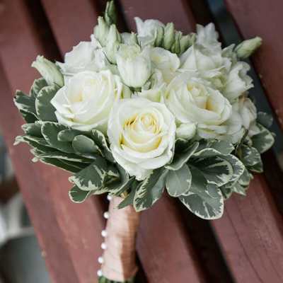 Elegant White Roses bouquet