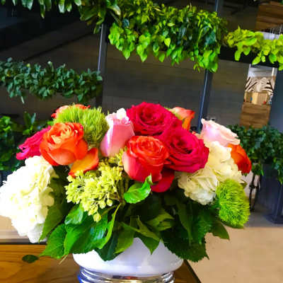 Hydrangeas, roses and fillers