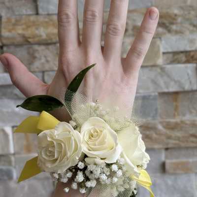 Modern Oval Corsage