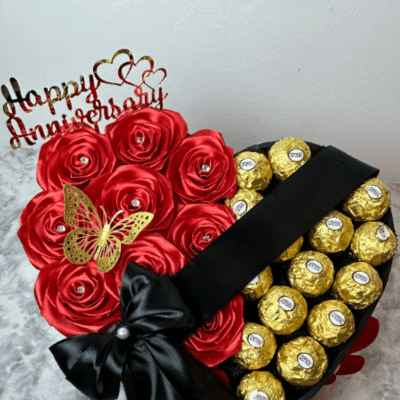 HEART OF ETERNAL ROSES AND FERRERO