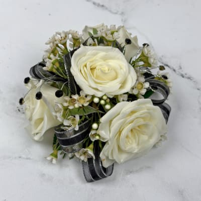 Onyx 4 Rose Corsage