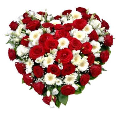 Heart-shaped bouquet of red roses and white daisies