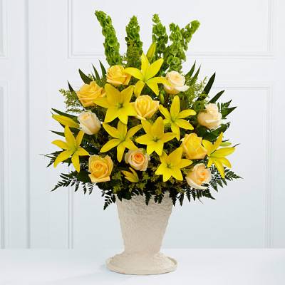 The FTD Golden Memories Arrangement