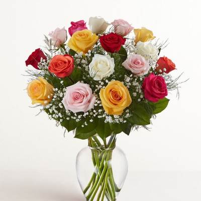 Mix color roses with glass vase