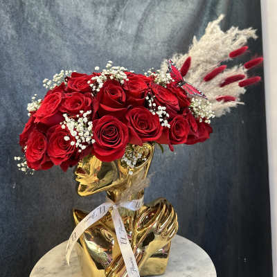 Red hat gold women