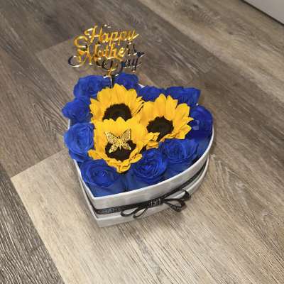 Beautiful blue roses and sunflowers, SMALL VELVET BOX