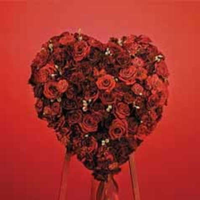 SF74-11 Monochromatic Red Rose Heart Easel