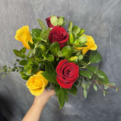 Mix roses posy vase