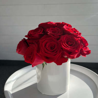 Rays of Roses (Vase Arrangement)