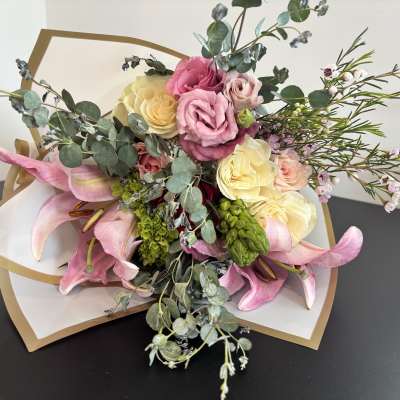 Signature Graduation Bouquet (Wrapped Bouquet)