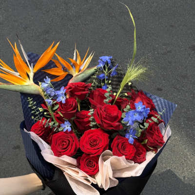 Hand Wrapped Bouquet 02