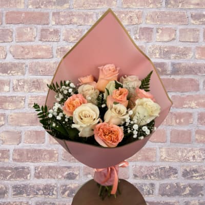 Peachy Dozen Roses
