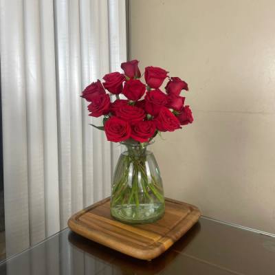 LOVELY RED
