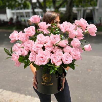40 Reflexed Roses Hat Box - Blush