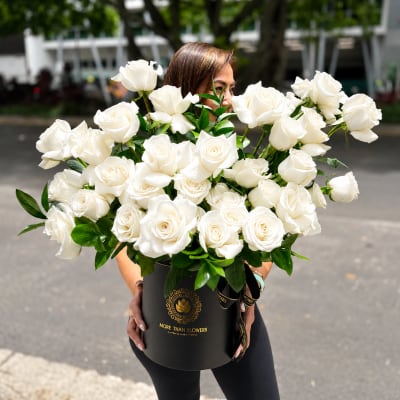 40 Reflexed Roses Hat Box - White
