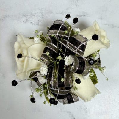 Onyx 3 Rose Wrist Corsage