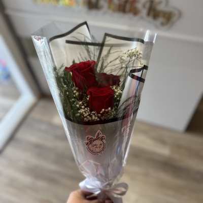 BOUQUET OF 3 ROSES