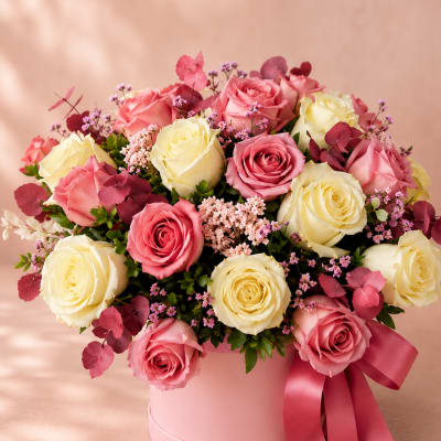 Milda's Flight of Flowers – Luxury Hat Box