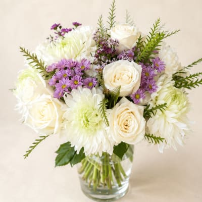 Themis' Serenity – Luxury White Vase Arrangement