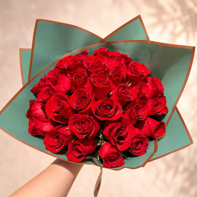 Turan's Kiss of Love – 24 Red Roses Bouquet