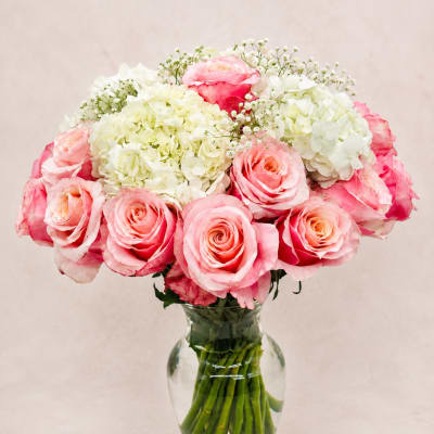 Lada's Enchanting Charm – Luxury Vase