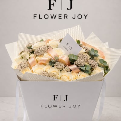 Elegant Cream Rose Gift Box