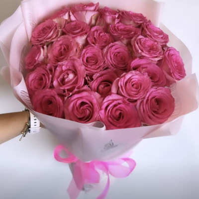 25 Hot Pink Roses