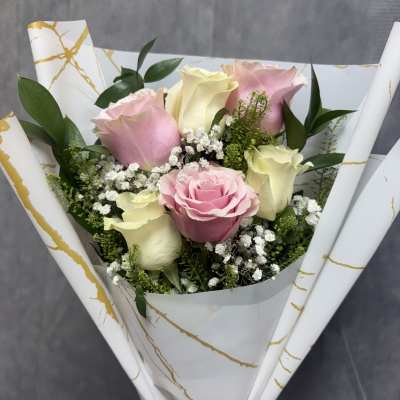 Pink and white layered bouquet
