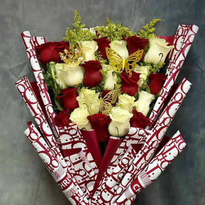 Red White Roses Bouquet