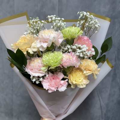 Carnation lovers bouquet