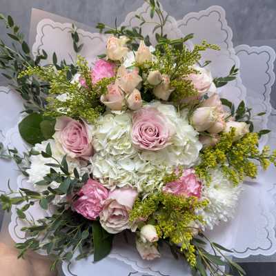 Blushing clouds bouquet