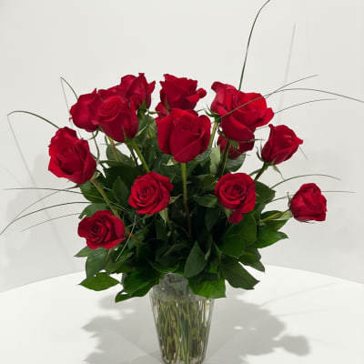 The Classic Dozen Roses