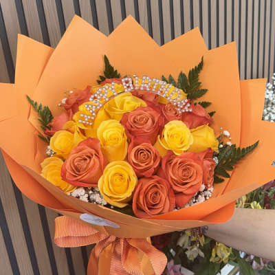 24 Orange wrap of roses