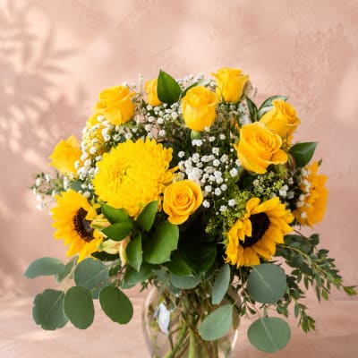 Amaterasu's Golden Radiance – Luxury Vase