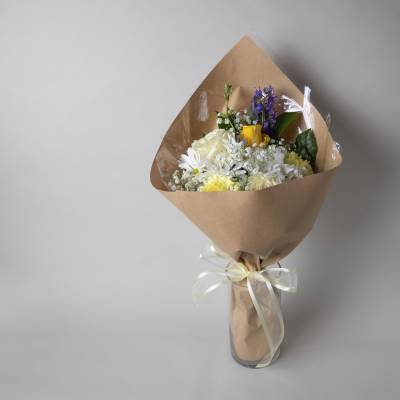 Small wrapped bouquet