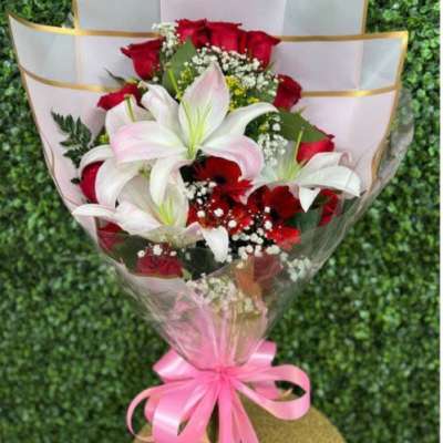 visions of love Bouquet 12 Red rouses with 3 Lilis