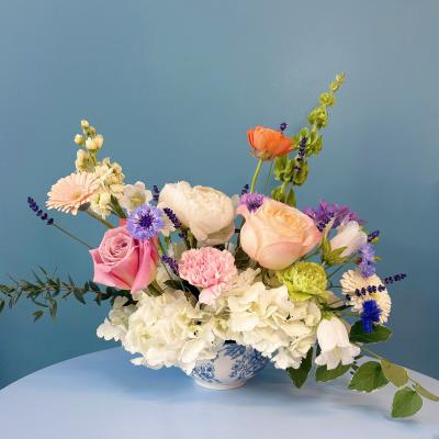 Summer Victorian Garden table arrangement