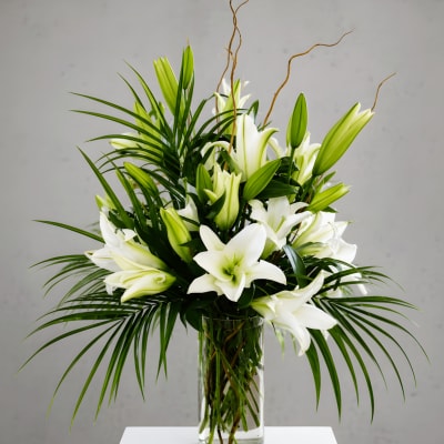 Elegant White Lily Bouquet