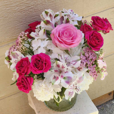 Hot pink centerpiece