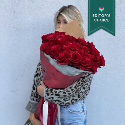 Bouquet of gorgeous long stem red roses