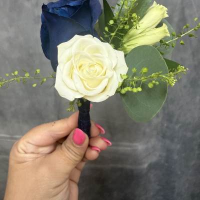Navy white boutonnière