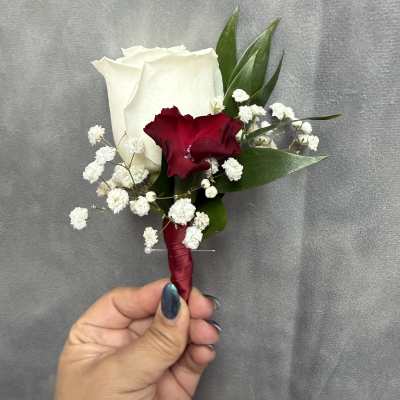 White burgundy boutonnière