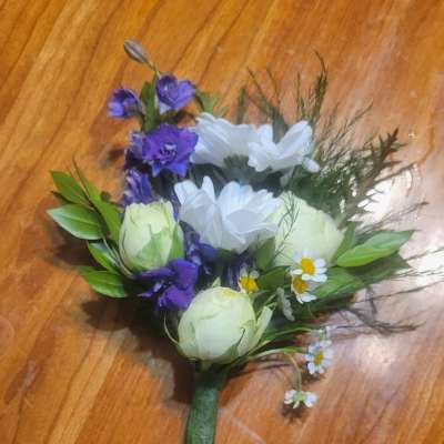 Mother's Delight by Dixie's Flowers