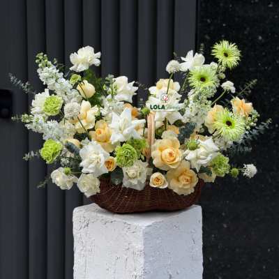 Yellow and White roses