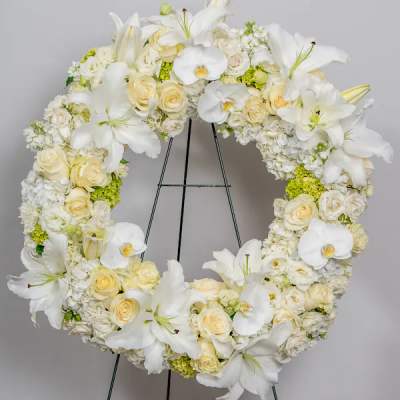 Graceful In White wreath