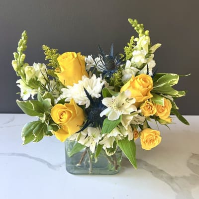 Golden Sunshine Elegance Bouquet