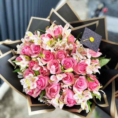Graduation Pink Roses